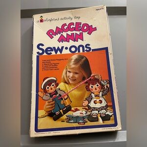 Vintage Raggedy Ann Sew-Ons Activity Toy Complete Damaged Box